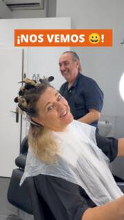 En la peluquería de mi amigo @juanmurgui.organicsalon preparandome para el evento de mañana.

Tengo muchas ganas de compartir este rato con vosotros y de que pasemos una noche llena de humor y risas.

📍 Centre Cultural - Nave 3 C/Filipinas, Parque Central

🕗 20:00 h

🎟️ ¡Entrada gratuita!

Ya sabéis, avisad a vuestros amigos, compartidlo y veníos a disfrutar de la noche conmigo. 😉

¡Os espero! 🧡

@juanmaplanea 

.

.

.

.

#carolamaldonado #culturalsbarris #caroladas #comedia #humor